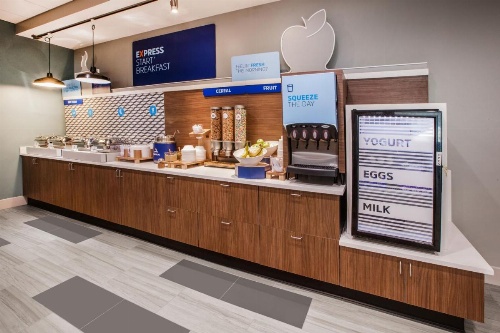 Holiday Inn Express & Suites Las Vegas I-215 S Beltway image 17